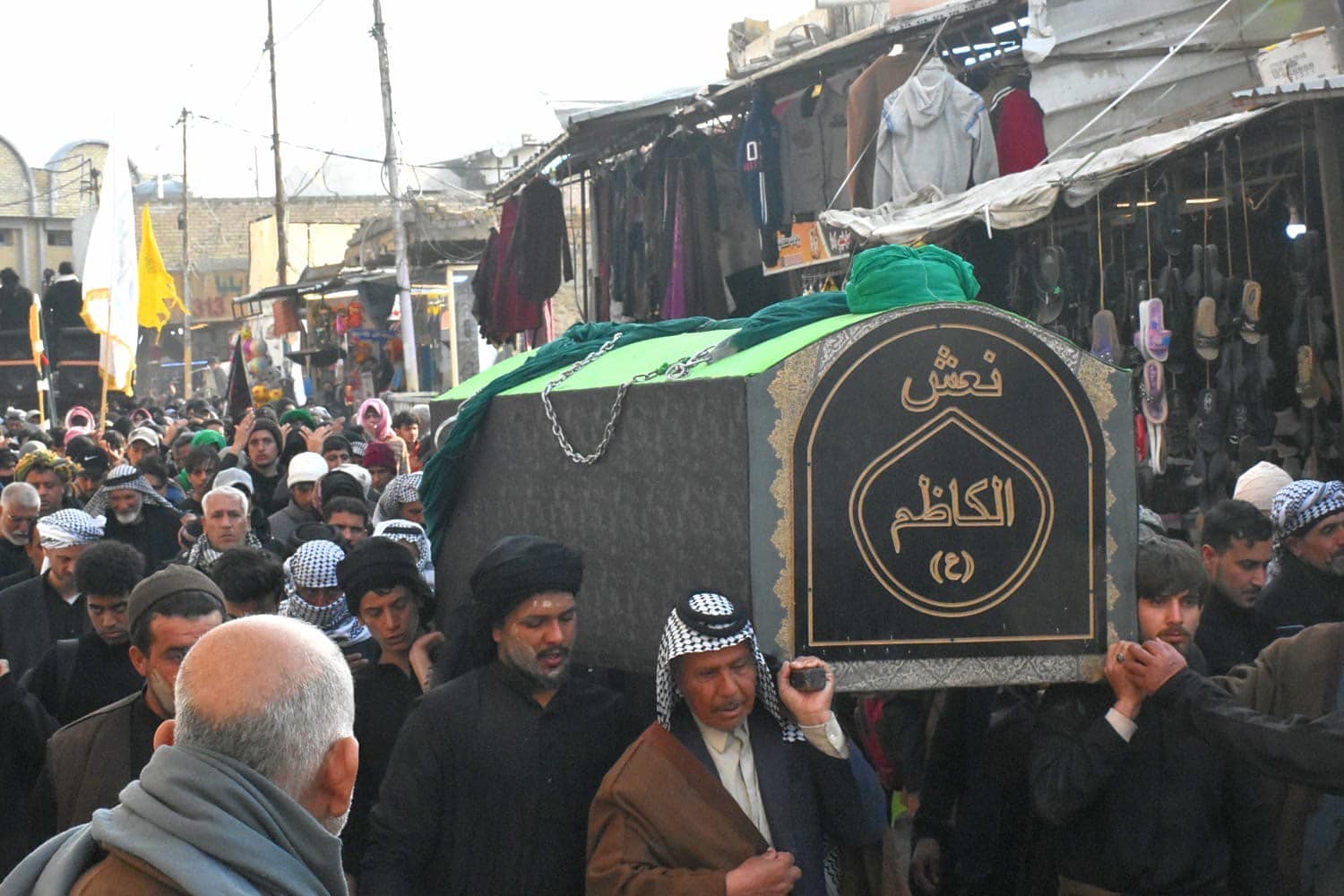 الأمانةُ الخاصّة لمزارِ القاسم بن الإمام الكاظم (عليه السَّلام) تستقبلُ الزائرين الكرام المُتجهين صوب بغداد
