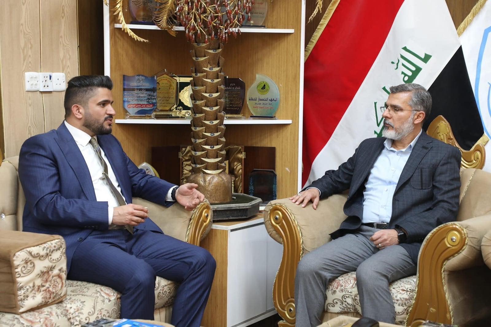 الأمين الخاص لمزارِ ميثم التمّار (رضوان الله تعالى عليه) يستقبلُ مدير بلدية الكوفة ويبحث معه سُبل التعاون المُشترك