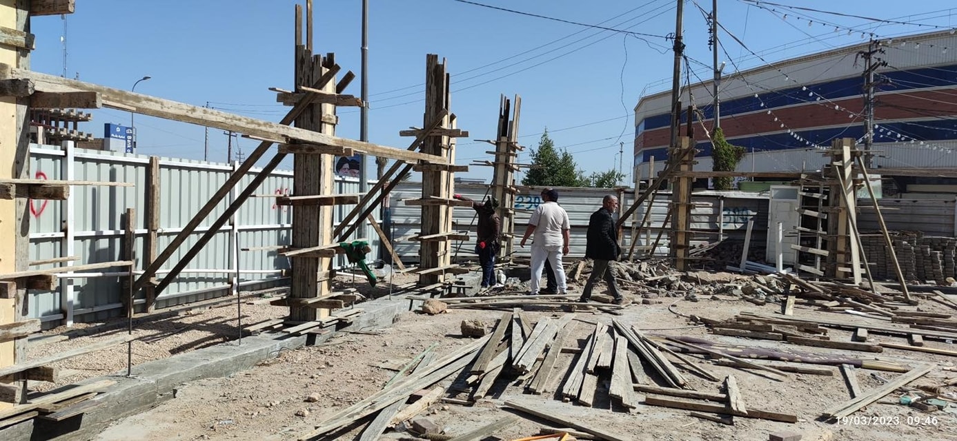 استمرار العمل في مشروعِ السياج الخارجي لمزارِ السيدة خديجة بنت الإمام علي (عليه السَّلام)