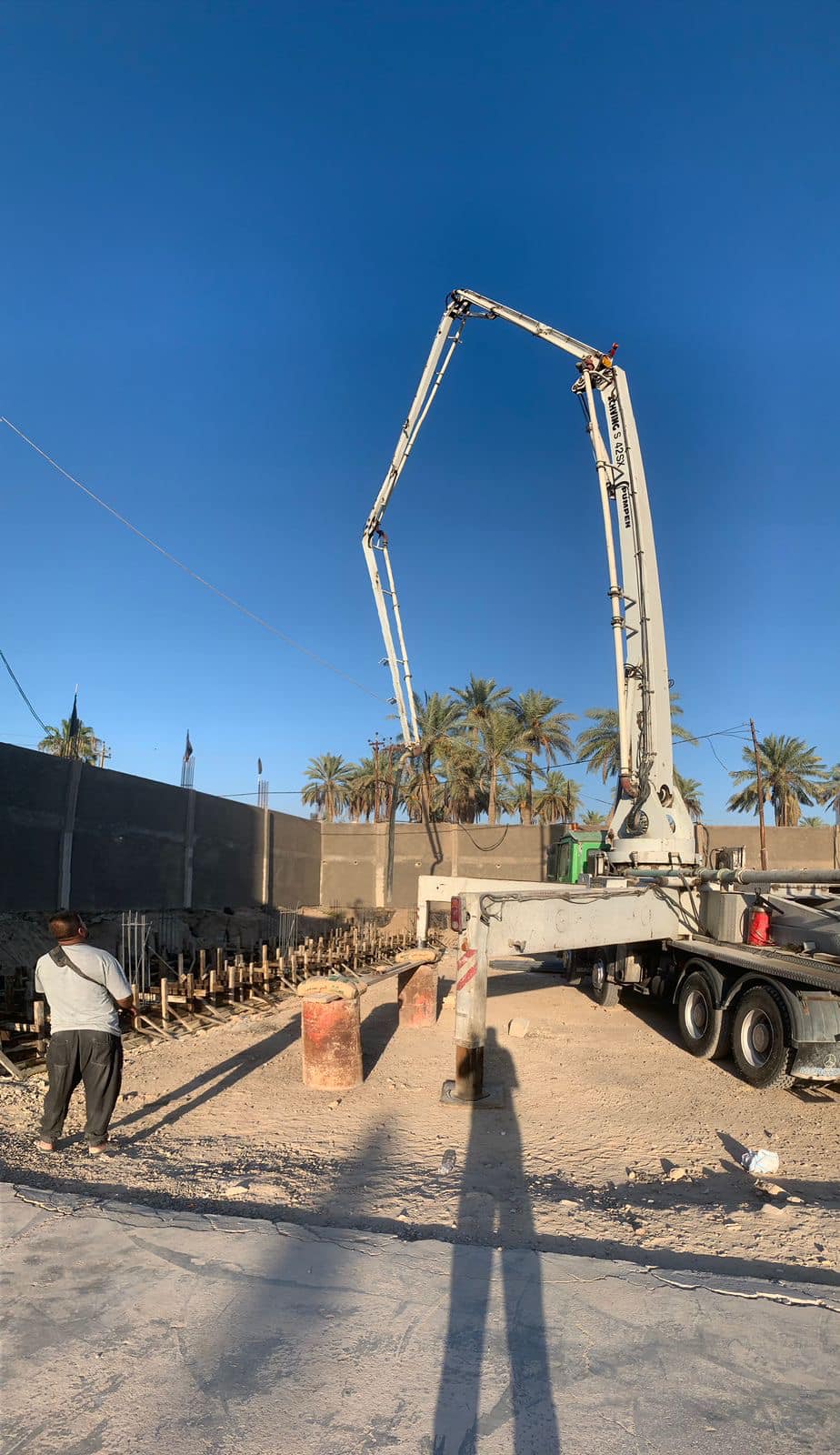 الكوادر الهندسية تُباشر بأعمال بناء غرف الإدارة وصب الأسس ضمن مشروع إعمار مزار عبد الله بن الحسن المثنى (رضوان الله تعالى عليه)