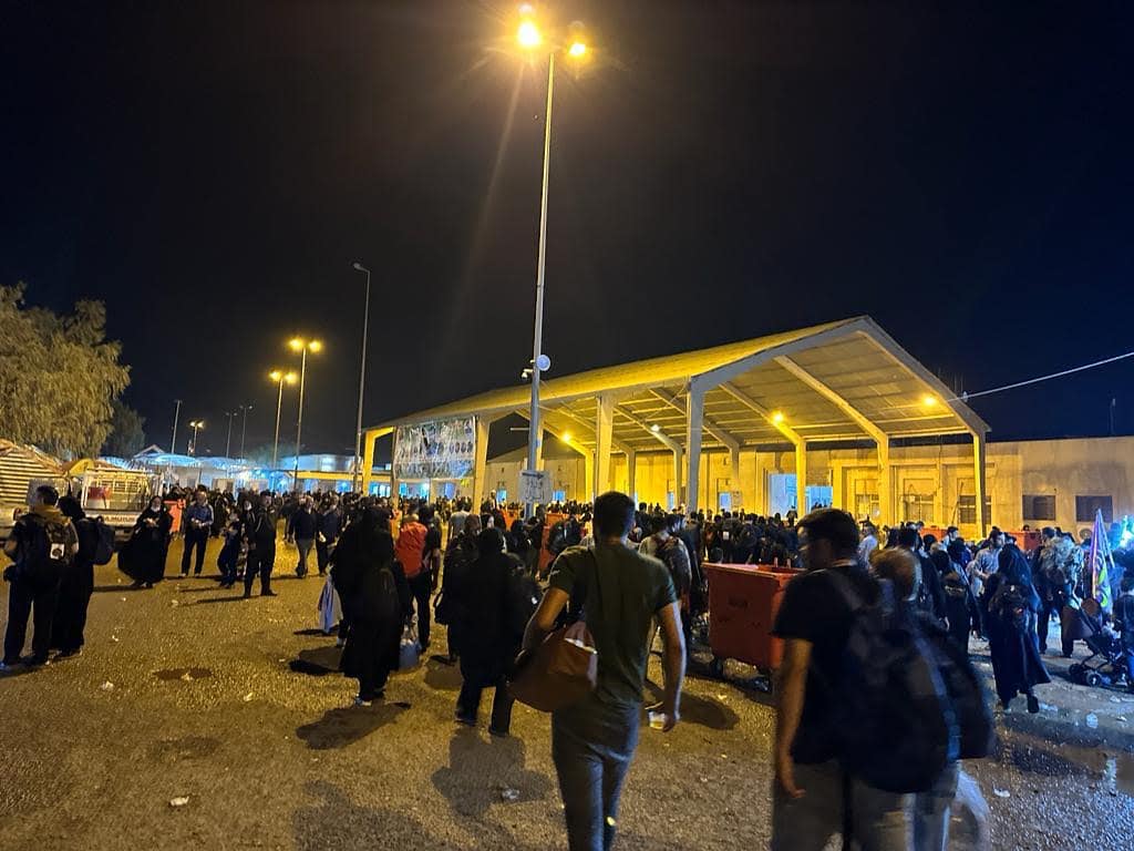 الأمانة الخاصة لمزار السيد محمد الصابر (رضوان الله تعالى عليه) تواكب دخول الزوار الأجانب من منفذ المنذرية الحدودي بموكب خدمي