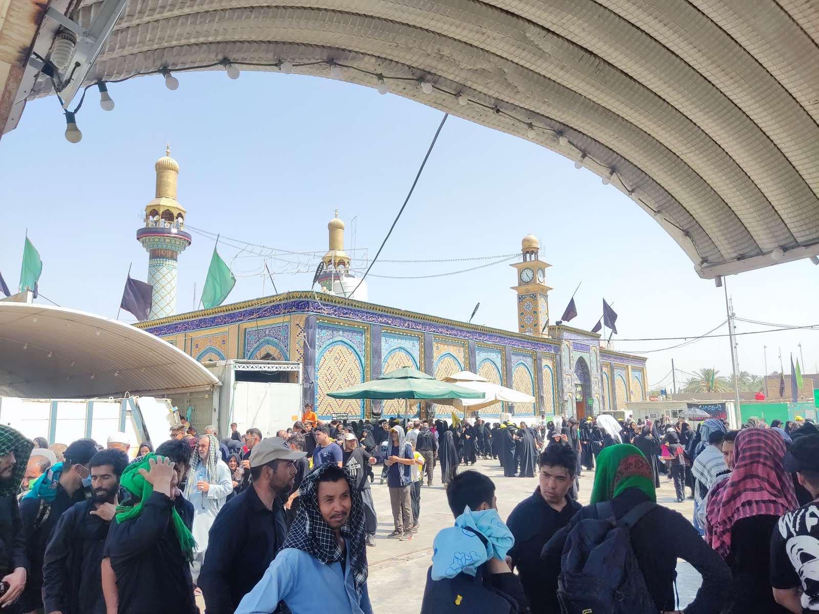 بعد إتمام زيارة الأربعين … حشود الزائرين يتوجهون لزيارة ولدي مسلم بن عقيل (رضوان الله تعالى عليه)