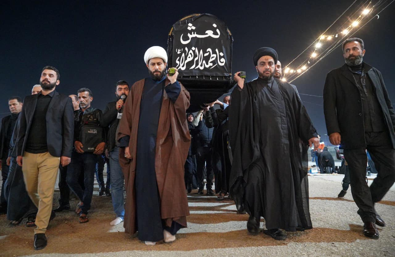 مَراسيم النعش الرمزي للسيدة فاطمة الزهراء (عليها السَّلام) تُقيمها أمانة مزار شريفة بنت الإمام الحسن (عليه السَّلام)