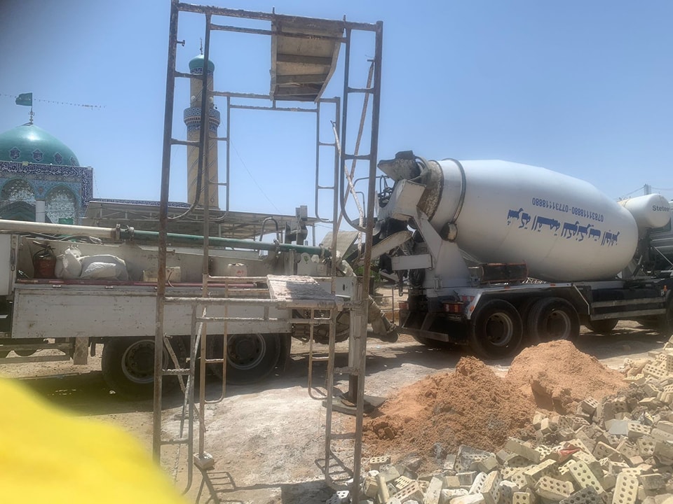 إنجاز مرحلة الصب تحت الأرضيات في الغُرف الإدارية والمخازن لمزارِ عبد الله بن الحسن المثنى (رضوان الله تعالى عليه)