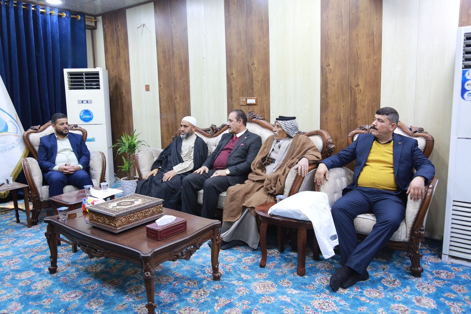 الأمينُ العامّ للمزاراتِ الشيعيةِ الشريفةِ يُواصل استقبال المُهنئين بمُناسبةِ تَسنمهُ مَهام مَنصبهُ أميناً عاماً للمزاراتِ