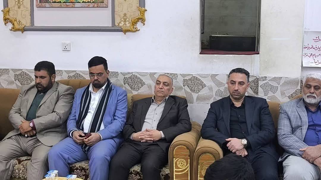 ضمّن نَشاطات الأمانةُ الخاصّةُ لمزار السّيد مُحمد بن الحَمزة (رضوان الله تعالى عليه ) في كربلاء مدينة طويريج حَضر وفد الأمانةُ الخاصّةُ للمزار في حَفل ذكرى تأسيس المَعهد القُرآني التابع للعَتبة العَباسية المُقدسة وبالتَزامن مع الولادة المَيمونة لأمير المؤمنين (عليه السَّلام) وَسط حُضور رَسمي وشخصيات إجتماعية كَريمة .