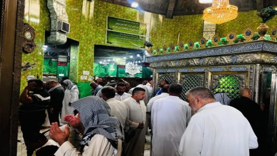 حاملين الرايات ومرددين الأهازيج.. جموع الزائرين تُحيي عيد الغدير الأغر في مزار السّيد علي بن الحمزة (رضوان الله تعالى عليه)