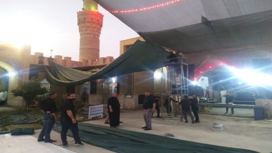 بقلوبٍ تخشى على الزائرين أمانة مزار نبي الله ذي الكفل (عليه السلام) تواصل تغطية مسارات الزيارة بالمسقفات الظلية