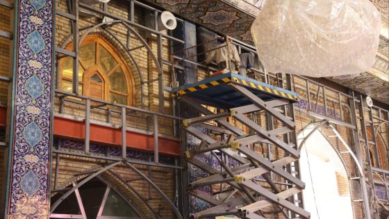 النقوش الإسلامية تتوشح جدران مزار القاسم بن الإمام موسى الكاظم (عليه السلام)