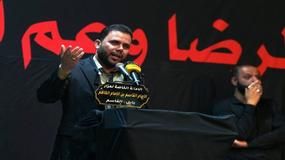 مراسمٌ مهيبة لتبديل راية السيّد القاسم بن الإمام الكاظم (عليه السّلام) في ذكرى وفاته