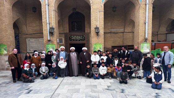 الأمانة العامة للمزارات الشّيعية الشّريفة وهيئة الحشد الشعبي تنظّمان زيارةً دينيةً تثقيفية لأيتام أبطال الحشد إلى مزارات السفراء الأربعة (رضوان الله تعالى عليهم)