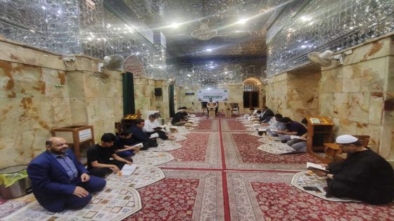 نورُ القرآن يسطع في رحاب مزار كُميل بن زياد (رضوان الله تعالى عليه).. جلسةٌ قرآنيةٌ تُجدد روح الإيمان والتدبر